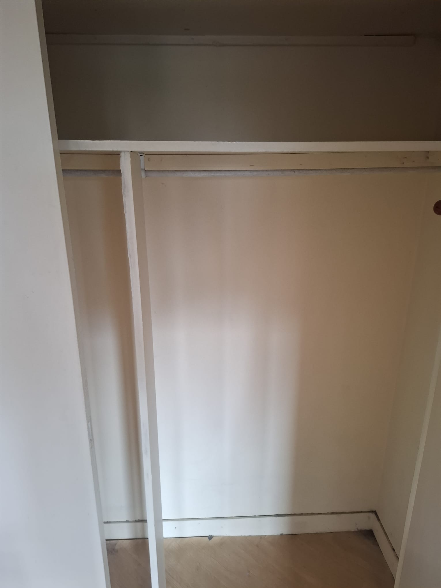 Salon apr&egrave;s d&eacute;barras complet